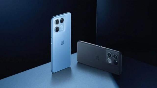 <b>OnePlus Ace Racing Edition e acum oficial! Primul smartphone cu CPU Dimensity 8100-MAX aduce un ecran de 120Hz, baterie de 5000 mAh</b>În urmă cu ceva timp a debutat OnePlus Ace în China, un telefon cunoscut la nivel global drept OnePlus 10R. Iată că la puțin timp distanță vine și OnePlus Ace Racing Edition. În mod clar nu poate fi văzut ca upgrade pentru Ace, dar e considerat o