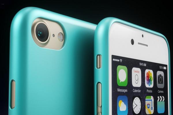 Faimosul designer Martin Hajek oferă o nouă viziune asupra lui iPhone 7 Pro şi a camerei sale duale, plus câteva huse