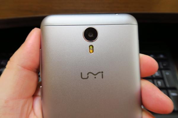 UMi Touch - Fotografii Hands-On