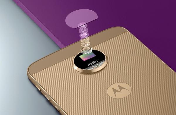 Motorola Moto Z este oficial; măsoară doar 5.2 mm în grosime și vine cu un port magnetic ce permite atașarea de module