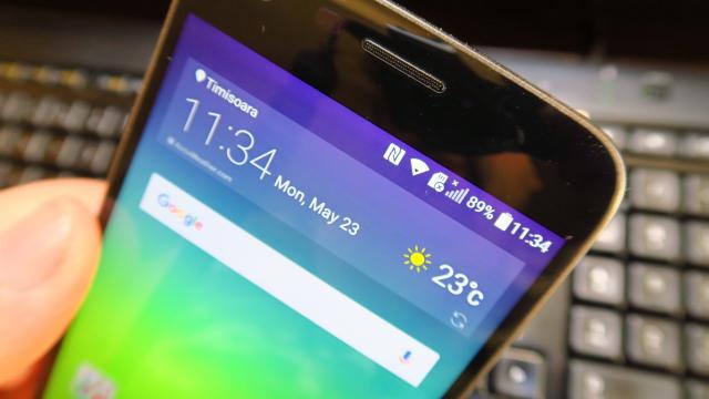 <b>LG G5: Conectivitate de flagship, infraroşu inclus</b>LG G5 pare o jucărie cu camera duala, mai ales că i se pot ataşa tot felul de extra accesorii care să îi amplifice funcţionalitatea, dar rămâne în cele din urmă un telefon mobil. Ca atare vine cu suport 4G LTE de Categorii 12/13 mulţumită modemului..