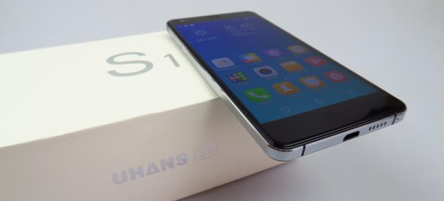 UHANS S1 Unboxing: arată ca un iPhone 4 mai mare, vine cu husa la pachet (Video)