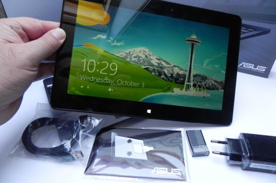 Asus VivoTab RT TF600T - Unboxing (conţinutul cutiei): Asus-VivoTab-RT-TF600T-Unboxing_002.jpg