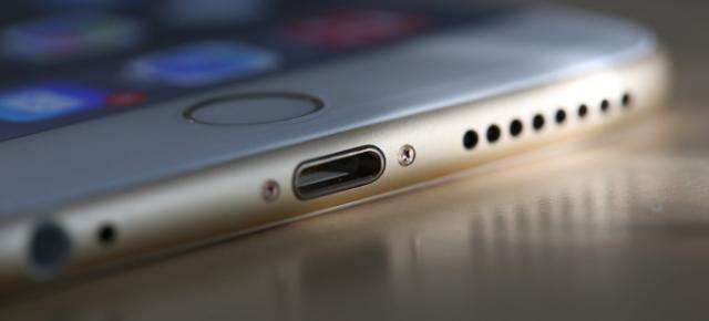 Apple iPhone 7S ar putea fi primul model iPhone cu tehnologie OLED
