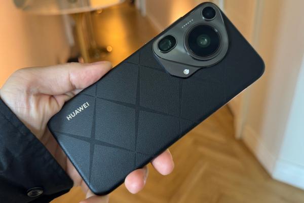 Huawei Pura 70 Ultra Hands-on: avem cameră retractabilă, cameraphone abil şi la 300 km/h, pregătit de Super Macro