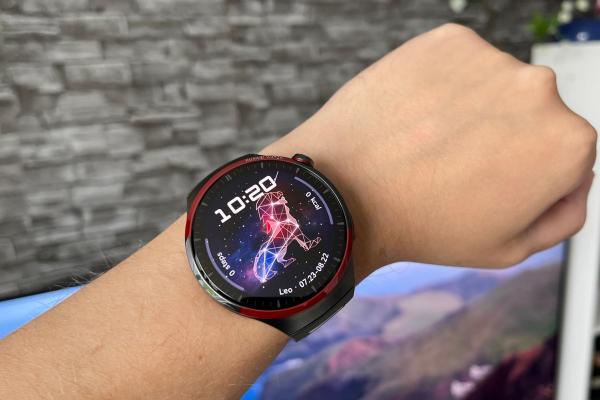 Huawei Watch 4 Pro Space Edition - Fotografii