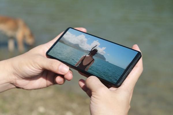 Sony Xperia 1 VI apare în multe materiale promo, dezvăluind dotări cheie la capitolul cameră și audio