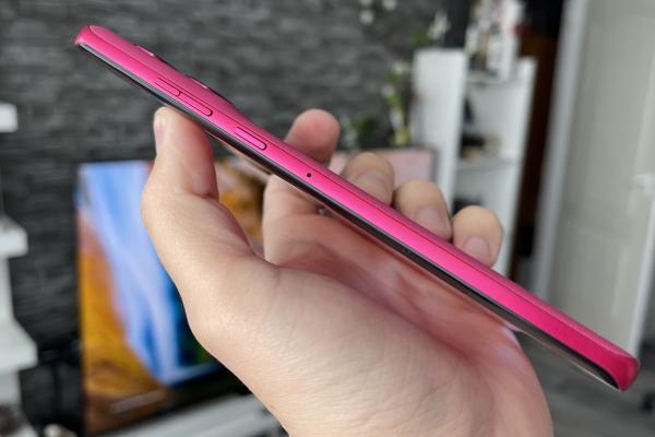 Motorola edge 50 Fusion: Difuzoarele tip stereo livrează sunet bogat pe care îl vei savura