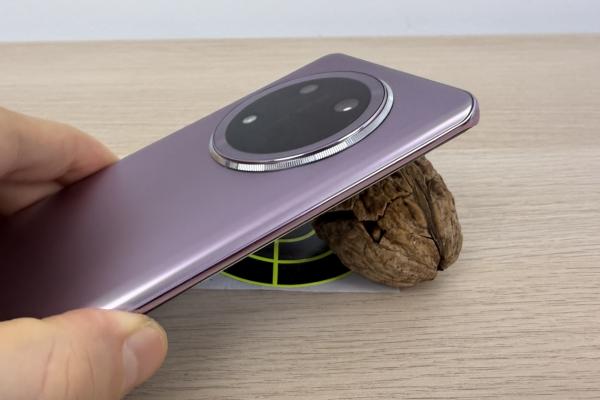 HONOR Magic7 Lite: Design ultra rezistent, iată cum am abuzat acest smartphone!