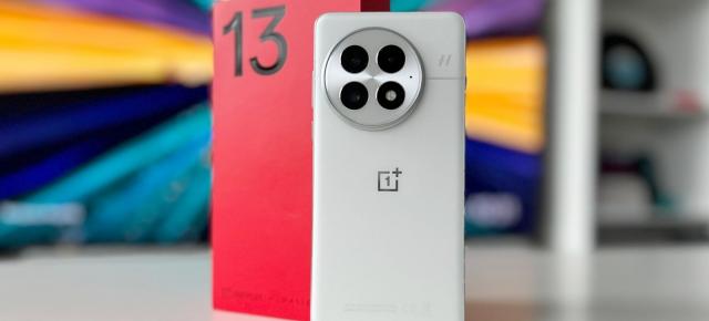 OnePlus 13 a primit o actualizare importantă: umblă la cameră şi AI