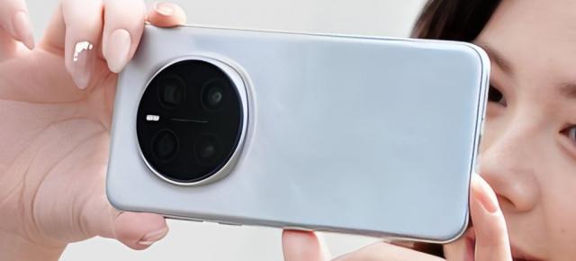 HONOR ar putea lansa un telefon compact puternic în acest an; Magic8 Pro Mini în pregătire?