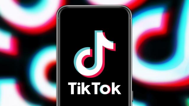 <b>Apple și Google obligate să scoată TikTok din magazine duminică, indiferent ce decid Biden sau Trump</b>Au mai rămas doar 2 zile până la fatidica zi de 19 ianuarie, o zi decisivă pentru TikTok, care se confruntă cu o interdicție în SUA. Aplicația va fi scoasă din App Store și Google Play Store, indiferent ce decide Biden între timp