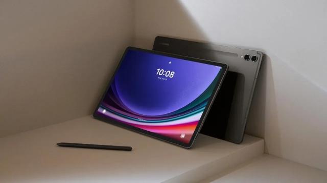 <b>Ce tablete va lansa Samsung în 2025? Detalii cu privire la Galaxy Tab Active5 Pro, Tab S10 FE și Tab S10 FE+ ajung pe web</b>Samsung urmează să lanseze și tablete interesante în 2025. Azi au apărut pe web primele informații cu privire la modelele pregătite de către gigant, mai exact despre Galaxy Tab Active5 Pro, Tab S10 FE și Tab S10 FE+. Mai jos avem detalii