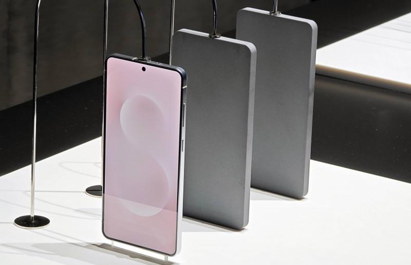 Samsung Galaxy S25 Edge - Fotografii: Samsung-Galaxy-S25-Edge (3).jpg