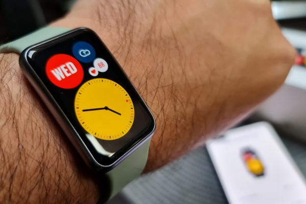 Huawei Watch Fit Review: compact, uşor şi prietenos cu stilul de viaţă activ (Video)