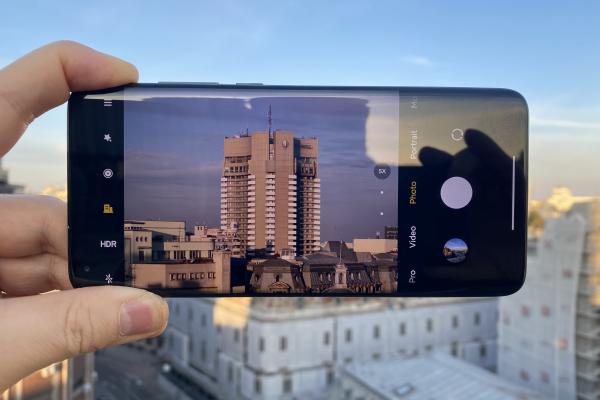 Am pus mâna pe Xiaomi Mi 10 Ultra, telefonul aniversar Xiaomi, cu zoom 120X, încărcare la 120W (Ediţia transparentă)