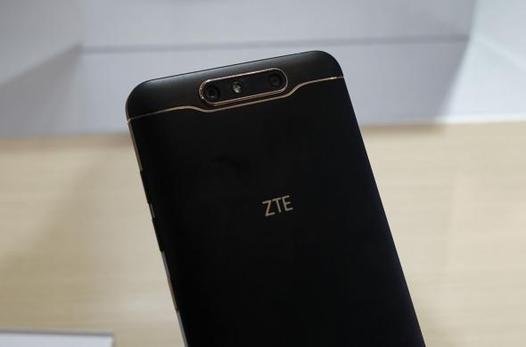 ZTE Blade V8 - Fotografii oficiale: ZTE-Blade-V8_003.jpg