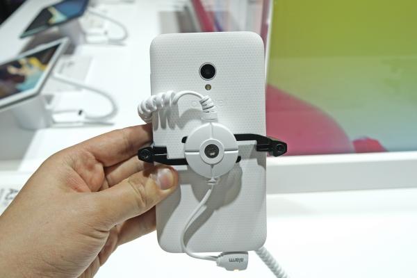 Alcatel U5 - Fotografii Hands-On de la evenimente