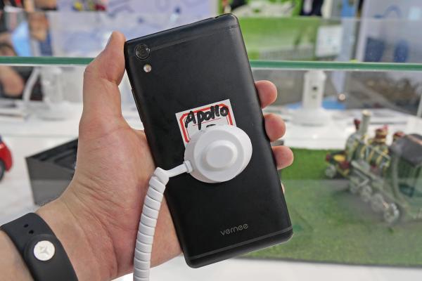 MWC 2017: Vernee Apollo 2 hand-on - primul contact cu un telefon cu 8 GB RAM (Video)