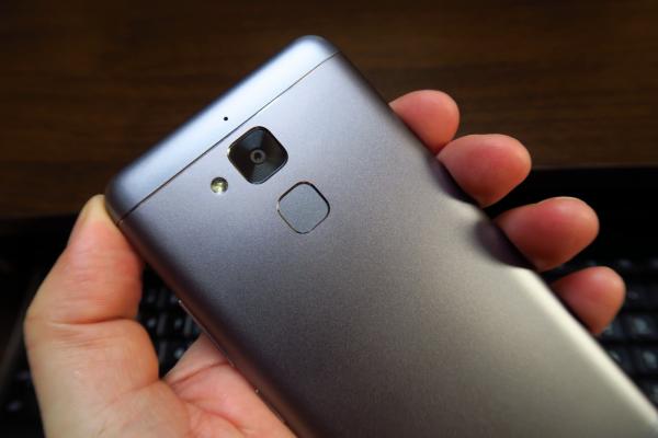 ASUS ZenFone 3 Max - Fotografii Hands-On
