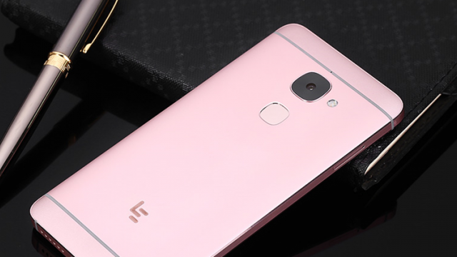 <b>LeEco LE 2 costă doar 555 lei și vine cu 3 GB RAM, display FHD și procesor deca-core; avem cupoane de reduceri și alte recomandări de 8 martie!</b>Doar câteva zile rămase până pe 8 martie, sărbătoare răspândită la nivel global prin care se celebrează ziua femeii. Asta înseamnă că persoana dragă de lângă noi merită un cadou și ce alt dar mai frumos decât un nou smartphone, un aspirator care să îi