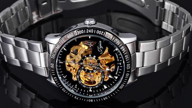 <b>Turul Magazinelor #151: geanta Benetton pentru laptop, un ceas migălos creat, super ofertă la televizor curbat şi o masă de cafea fancy</b>Am putea spune că în Turul de azi sunt un piculeţ superficial, pentru că vreo 2-3 produse sunt genul acela pe care le cumperi să îţi impresionezi musafirii. E vorba despre un televizor curbat 4K la un preţ foarte bun, o masă de cafea excelentă ca preţ..