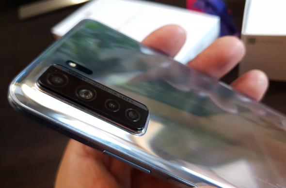 Huawei P40 Lite 5G - Galerie foto Mobilissimo.ro: Huawei-P40-Lite-5G_013.jpg