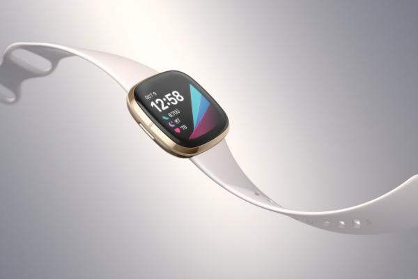 Fitbit Sense este anunțat oficial; Smartwatch cu EKG, GPS și Google Assistant la pachet