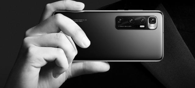 Xiaomi Mi 10 Ultra anunțat oficial; Smartphone-ul aniversar vine cu multe premiere: zoom digital 120x, încărcare rapidă la 120W