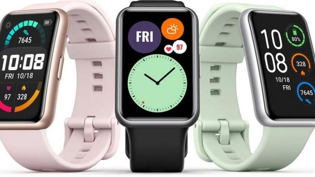 <b>Huawei Watch Fit a debutat din senin cu ecran AMOLED, senzor de puls şi costă 110 dolari</b>Deşi scăpările lui Huawei Watch Fit îl asociau mai degrabă cu un debut la toamnă, odată cu telefoanele Huawei Mate 40, iată că terminalul tocmai a debutat. Avem de-a face cu un dispozitiv aflat la graniţa dintre brăţara de fitness şi ceas inteligent şi..