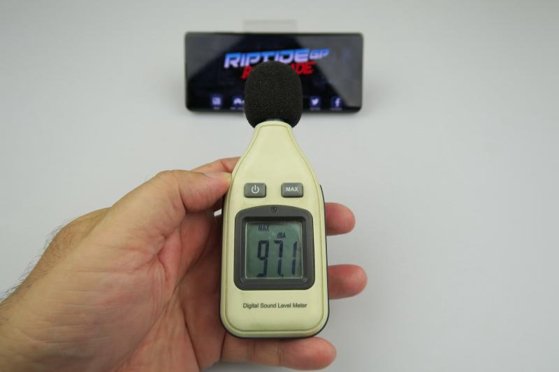 Putere volum Motorola Edge+: Motorola-Edge-Plus_043.JPG