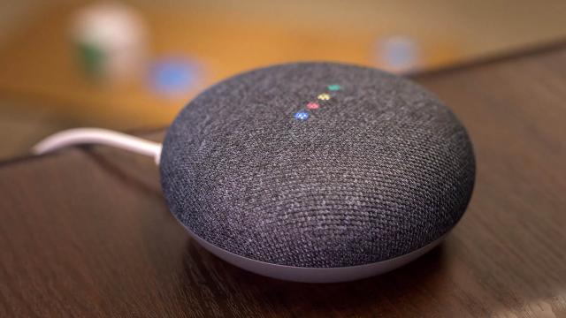 <b>Google I/O 2018: Google Assistant devine mai inteligent, suportă conversaţii continue şi acţiuni multiple</b>Aşa cum ne aşteptam Google a actualizat Google Assistant în cadrul Google I/O 2018. Noua versiune e inaugurata pe Google Home şi permite întreţinerea şi susţinerea unei conversaţii între utilizator şi asistent, cu multiple cereri şi replici.