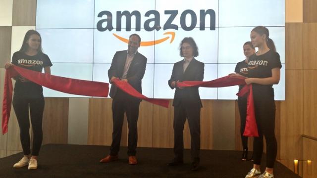 <b>Amazon România inaugurează noul Centru de Dezvoltare din București; Sunt create astfel 650 noi locuri de muncă</b>Această zi de 9 mai a fost marcată și de un eveniment important pe piața locală, cel al inaugurării noului Centru de Dezvoltare Amazon din România. Acest centru a fost deschis în București și sunt create astfel 650 noi locuri de muncă care