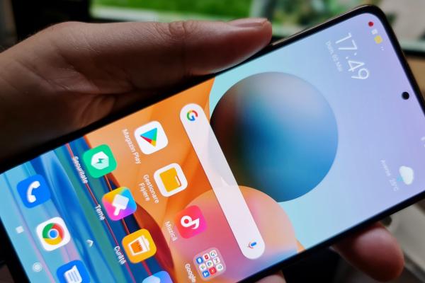 Redmi Note 10 Pro: Display cu superlative la toate capitolele