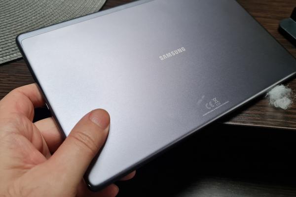 Samsung Galaxy Tab A7 10.4 2020 (4G LTE): Hardware low midrange pe o tabletă de buget