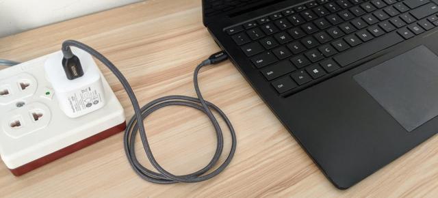 Conectorul USB-C 2.1 a debutat oficial și permite încărcarea dispozitivelor la 240W! Spunem adio alimentatoarelor masive pentru notebook-uri