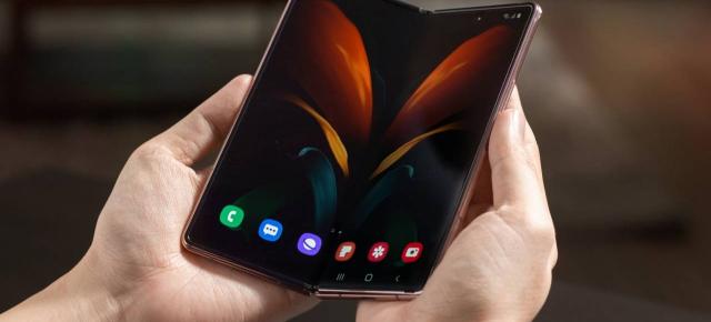 Samsung Galaxy Z Fold 3 îşi dezvăluie detaliile camerei; Cea selfie va fi sub ecran, avem zoom modest