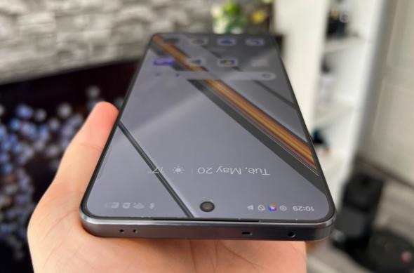 realme GT 7T - Design (indoor): realme-gt-7t-design_004.jpg