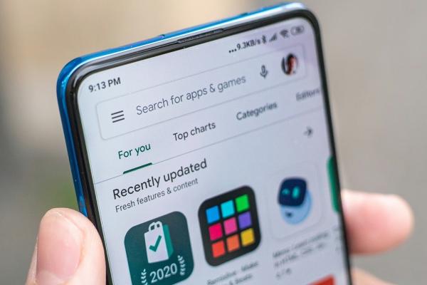 Gemini AI a ajuns și în Play Store; funcția „Ask Play about this app” îți răspunde la întrebări