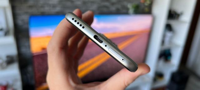 HONOR 400 Pro: Acustică stereo care livrează voci plăcute urechii mele