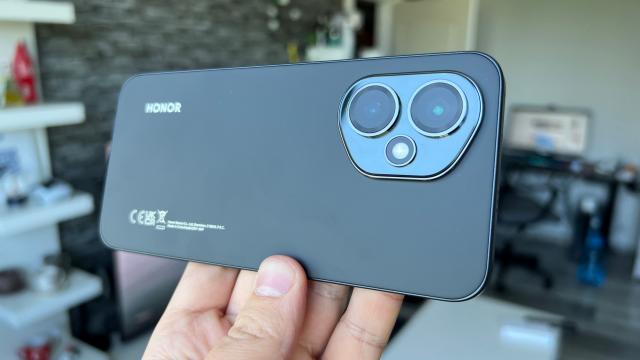 <b>Scadere generală pe piața smartphone-urilor din Europa în trimestrul 1 2025, dar Honor urcă puternic</b>Într-un context economic european instabil, cu presiuni inflaționiste, reticență în consum și incertitudini legate de politicile tarifare, livrările de smartphone-uri în primul trimestru din 2025 au înregistrat o scădere de 4% față de 