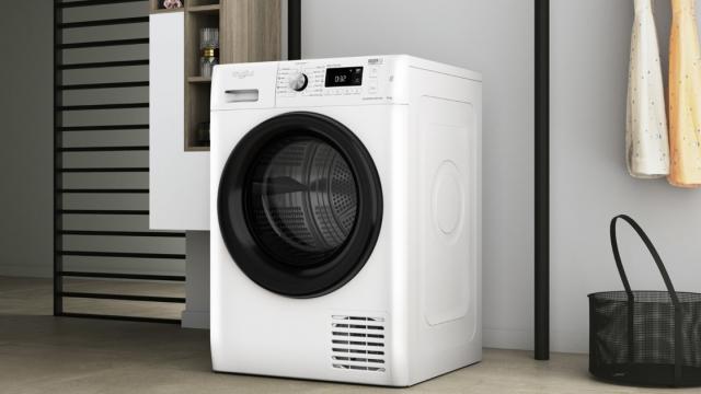 <b>RESIGILATUL ZILEI #60: Uscător Whirlpool FreshCare+ cu Al 6-lea Simț și filtru auto-curățare; Silențios, economic și serios mai ieftin decât nou</b>Seria „RESIGILATUL ZILEI” continuă cu un uscător de rufe premium, conceput pentru performanță, eficiență și îngrijirea atentă a hainelor: Whirlpool FreshCare+ FFTM118X3BYEE, cu pompă de căldură, motor inverter și tehnologia inteligentă Al 6-lea Simț 