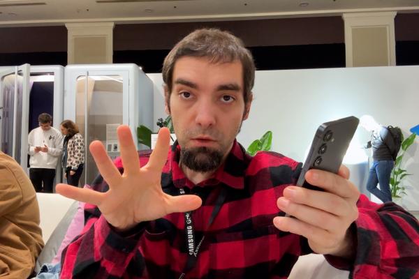 Samsung Galaxy S24 Hands-on Video: Flagship compact arătos, acum cu procesor Exynos 2400 și extra topping de AI