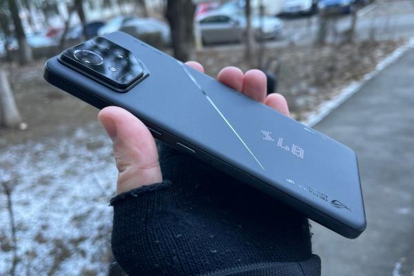 ASUS ROG Phone 8 PRO - Galerie foto