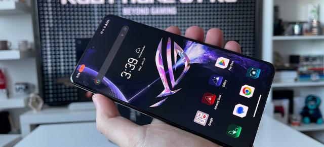 ASUS ROG Phone 8 Pro: Android 14 cu suita Google la bord și un UI de gaming preparat de ASUS + Armoury Crate