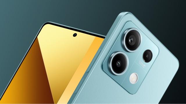 <b>Redmi Note 13 debutează în variante 4G și 5G în România: Are ecran AMOLED generos, difuzoare stereo, baterie generoasă, cameră de 108 MP</b>Ziua de marți, 23 ianuarie, ne aduce debutul local al seriei Redmi Note 13. Au sosit în total 4 telefoane atractive, dar și ceasul Redmi Watch 4, căștile Redmi Buds 5, 5 Pro. Dacă despre modelele Pro din noua serie de telefoane am discutat deja aici