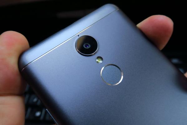 Lenovo K6: Camera suficientă pentru Facebook, fără premii în zona midrange