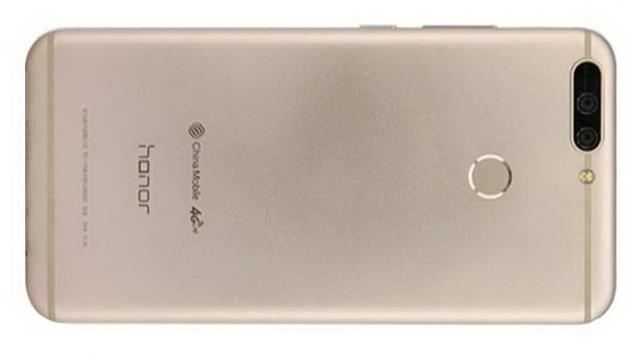 <b>Un posibil Huawei Honor 9 (DUK-TL30) primeşte certificarea TENAA, vine cu ecran de 5.7 inch Quad HD şi 6 GB RAM</b>Huawei va veni cu un arsenal impresionant de noutăţi la MWC 2017, luna viitoare, iar pe lângă flagship-ul P10 (inca nesigur pentru debut atunci sau in aprilie) ar trebui să vedem şi câteva modele midrange şi chiar high end interesante. Printre ele se va..