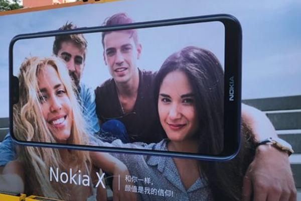 Nokia X (2018) apare în numeroase fotografii reale înaintea lansării; Vedem și decupajul din ecran