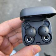 Prezentare Sony LinkBuds: căști wireless in-ear cum nu ai mai văzut, cu design Open Ring și experiență audio unică